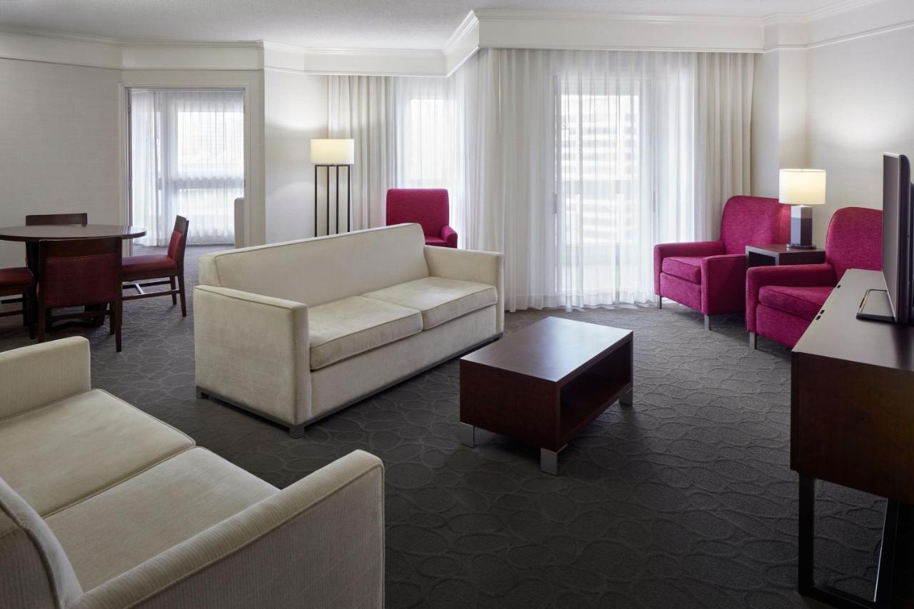 Delta Hotels by Marriott Montreal photo