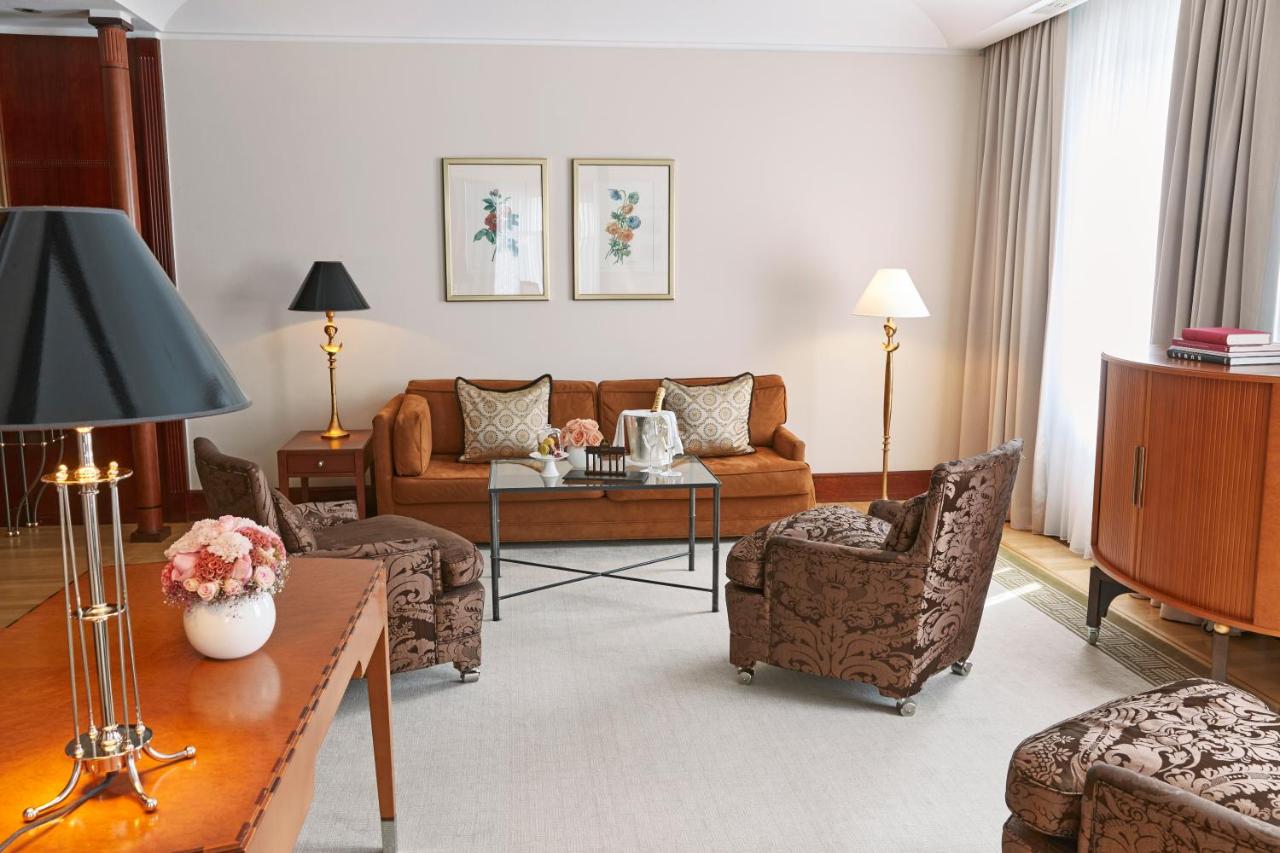 Hotel Adlon Kempinski Berlin photo