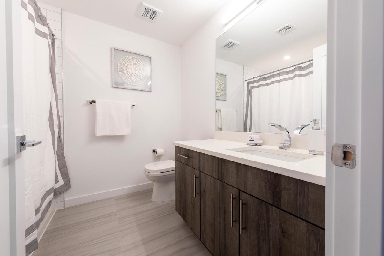 Modern 3BR Lofts with Outdoor Space Near NYC - 3