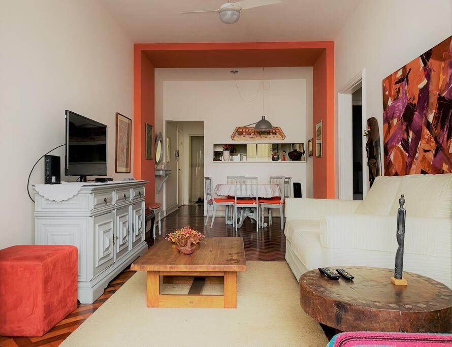 Excelente Apartamento na Quadra da Praia