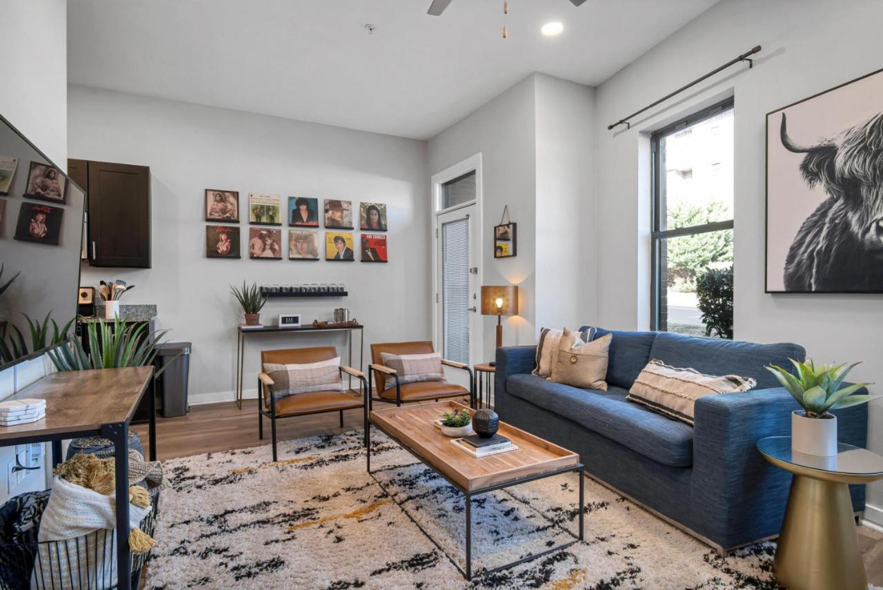 1st Floor & No Steps by Vanderbilt, Belmont & Food - 2