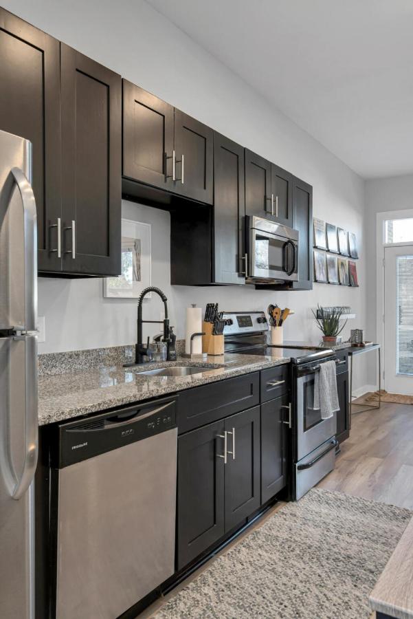 1st Floor & No Steps by Vanderbilt, Belmont & Food - 4