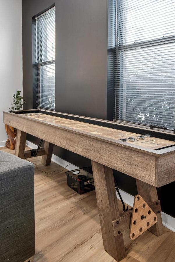 Walk to Vanderbilt and Belmont - Shuffle Board and Free Parking - 2