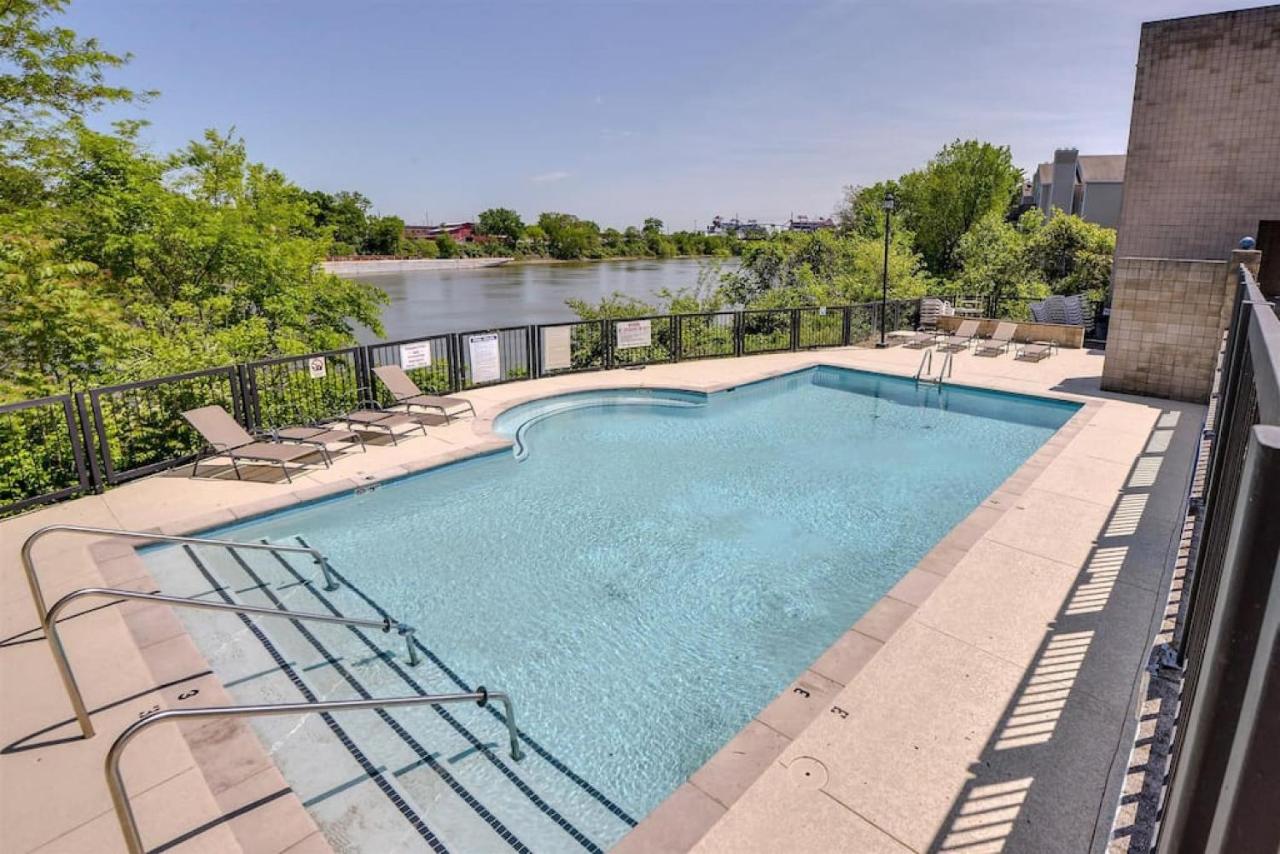 Nashville Oasis Walk to Broadway with POOL, Parking, Gym and Patio - 3