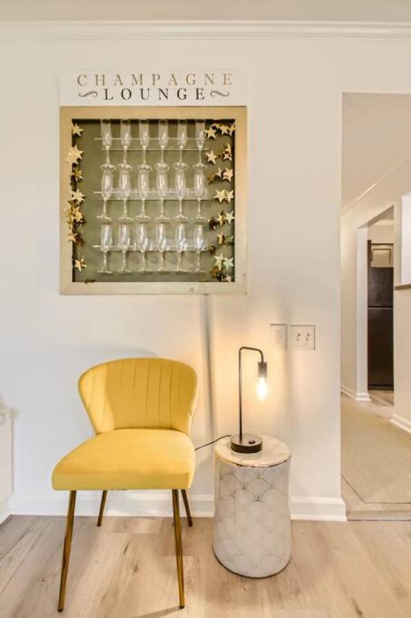 Condo with Pool and Free Parking Walk Downtown & Germantown - 5