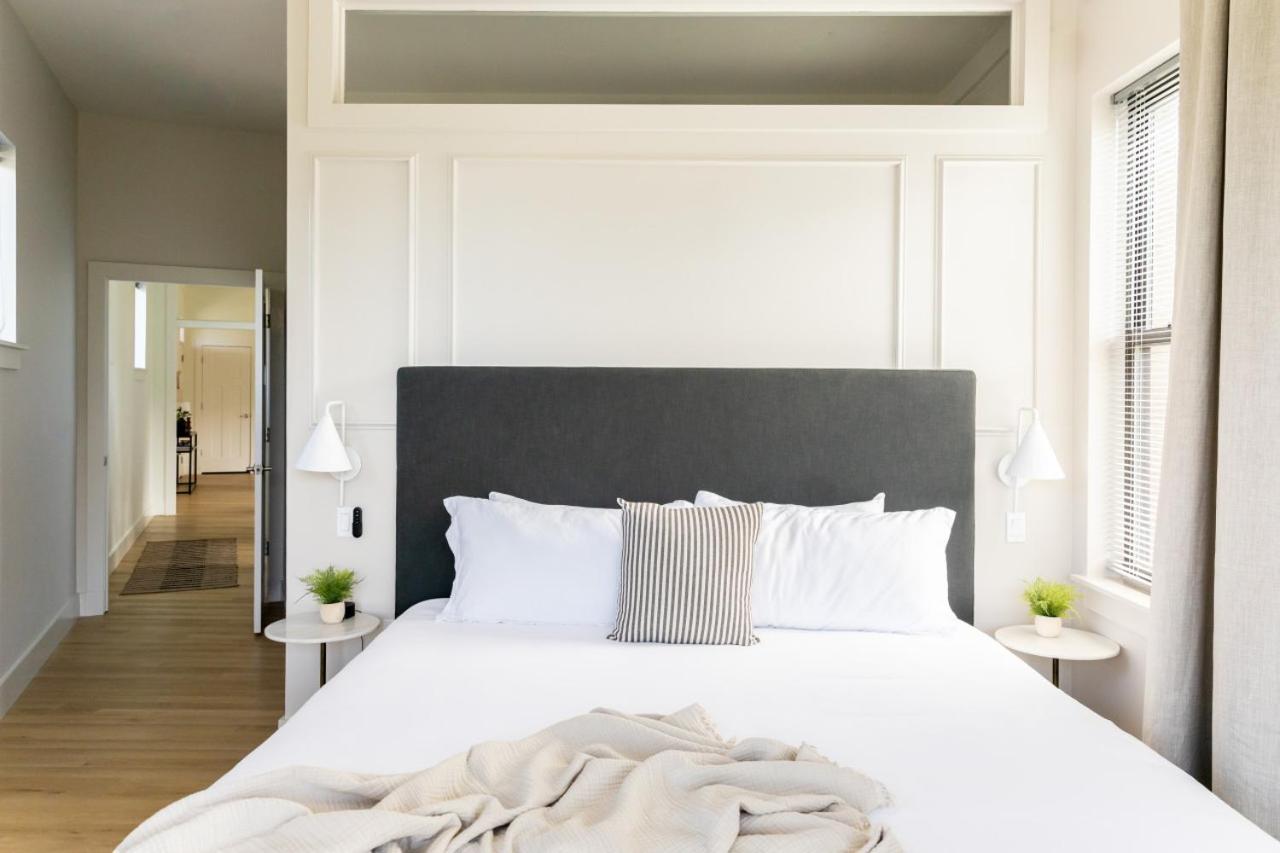 Luxury by Music Row Belmont Vanderbilt FREE Parking - 3