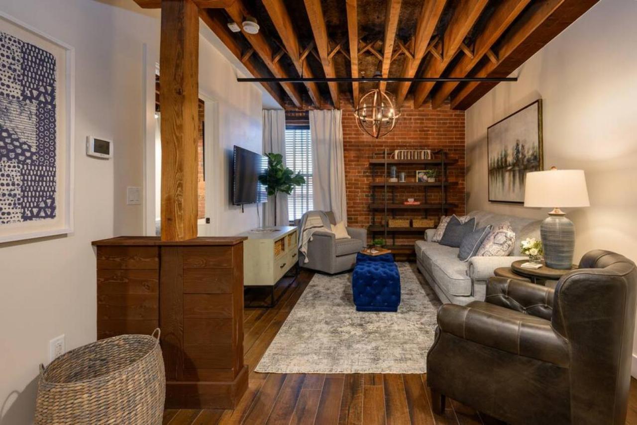 Regal Retreat in Nashville Pool Gym Free Parking - 5