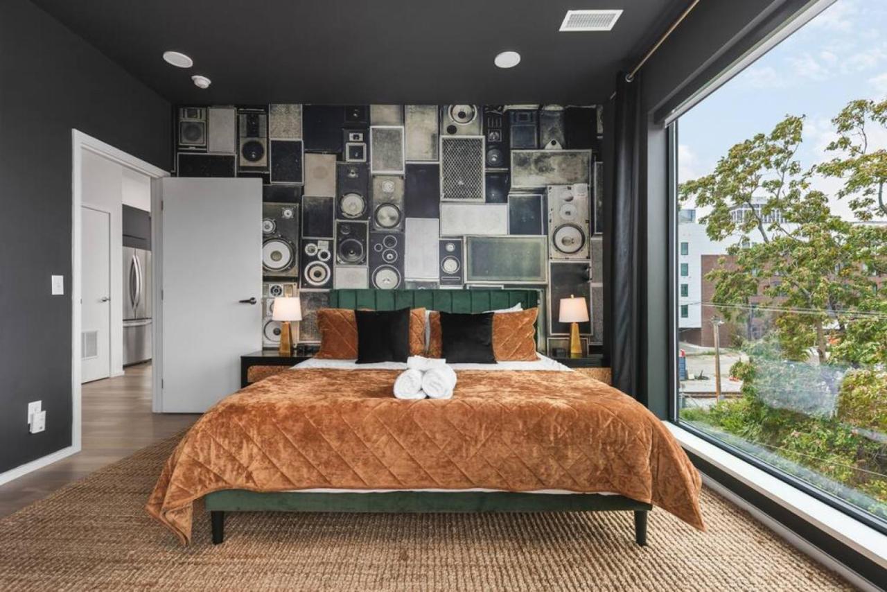 Oasis on the River with Garage Walk to Downtown - 3