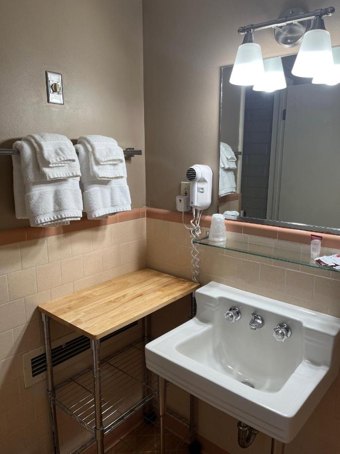 DeLano Motel & RV Park - Beaver, UT Near I-15 Bryce Canyon, Zion — photo 14