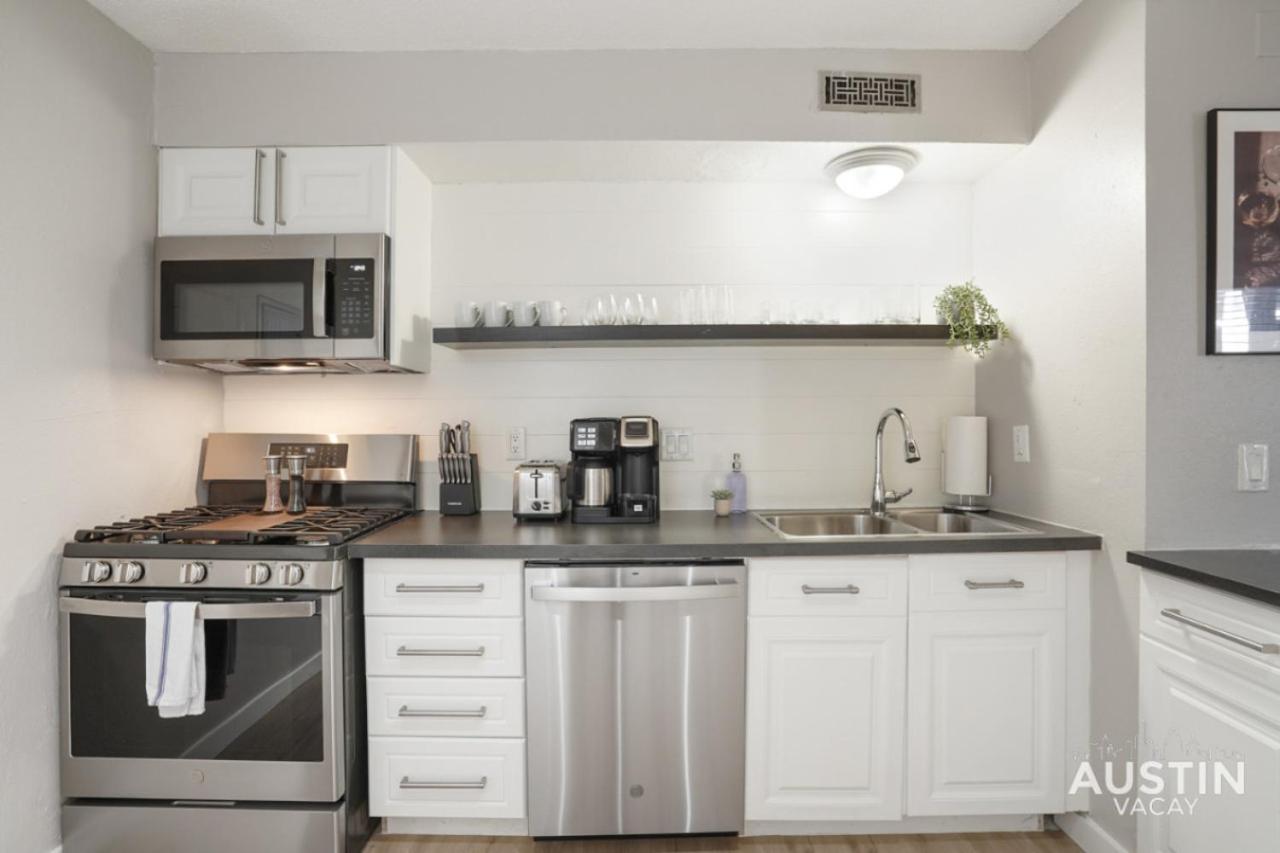 Spacious 2 Apt Combo Sleeps 12 Pool and Pets - 2