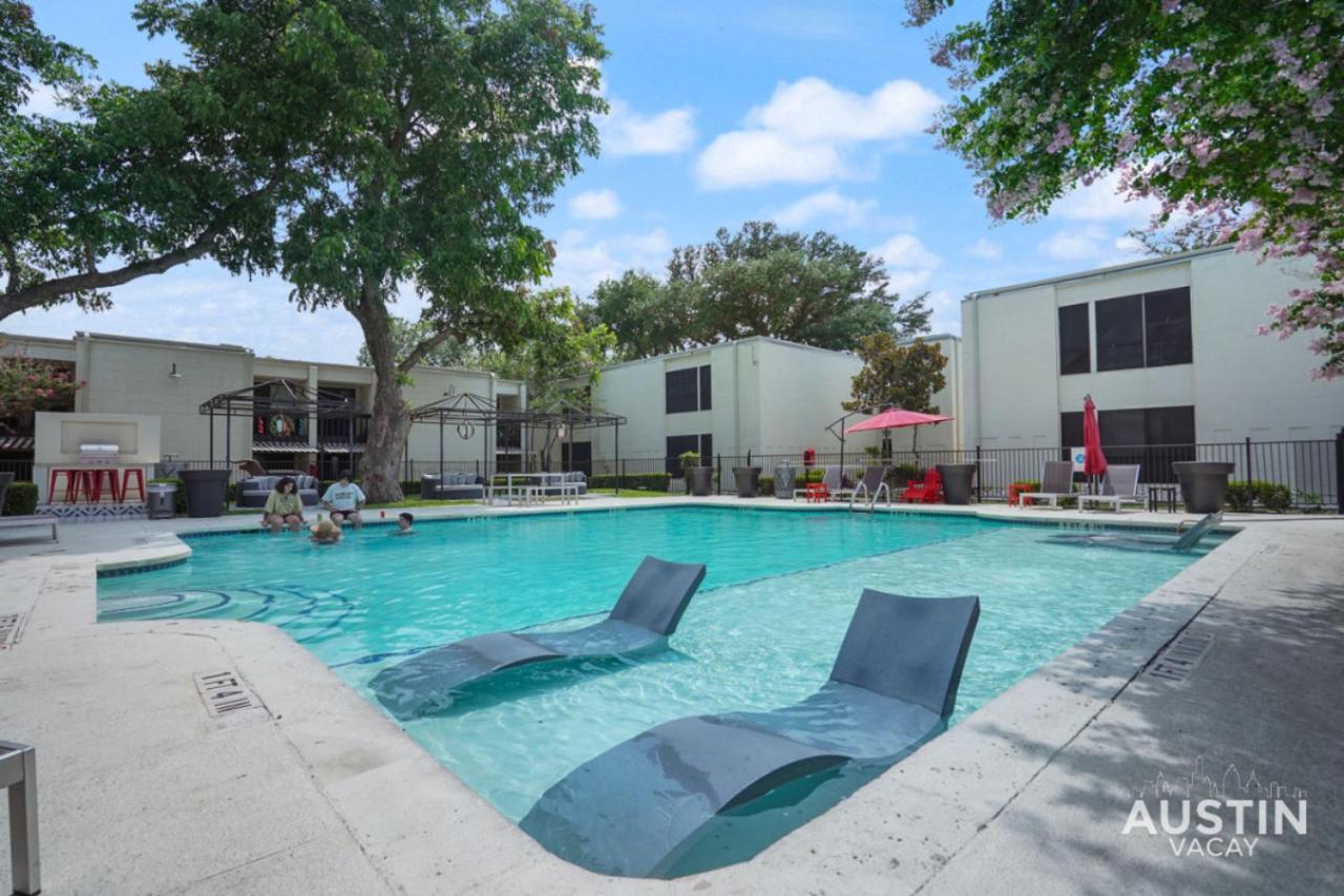 Spacious 2 Apt Combo Sleeps 12 Pool and Pets - 4