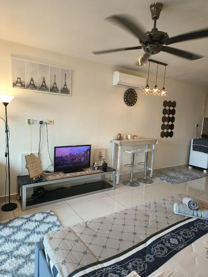 Ksl D'Esplanade Studio Apartment's 3 - 4