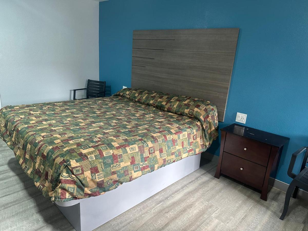 Palm View Motel — photo 13