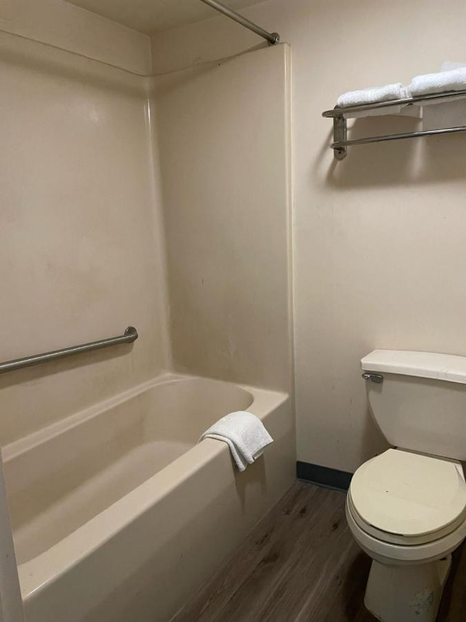 Express Inn — photo 13