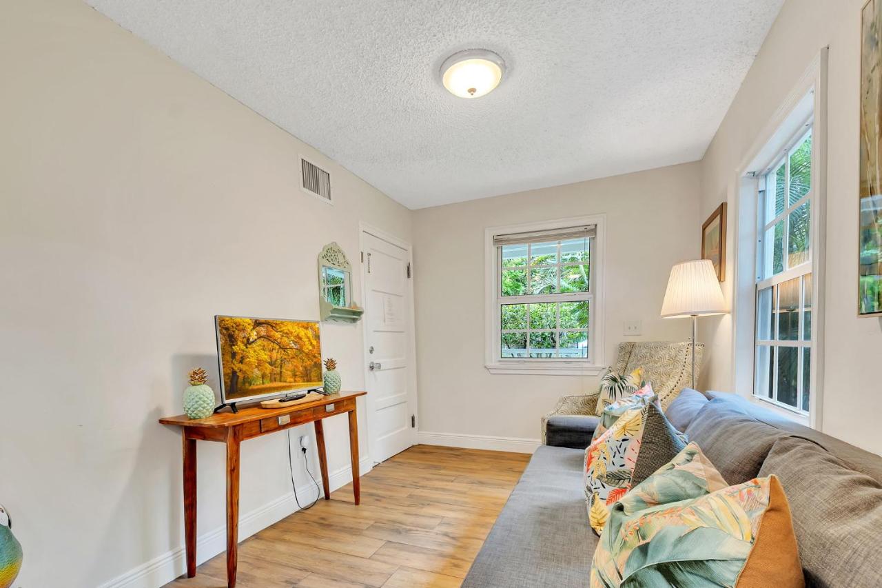 Casa Del Rio 4 Bed 2 Bath Next to River 1826 - 5