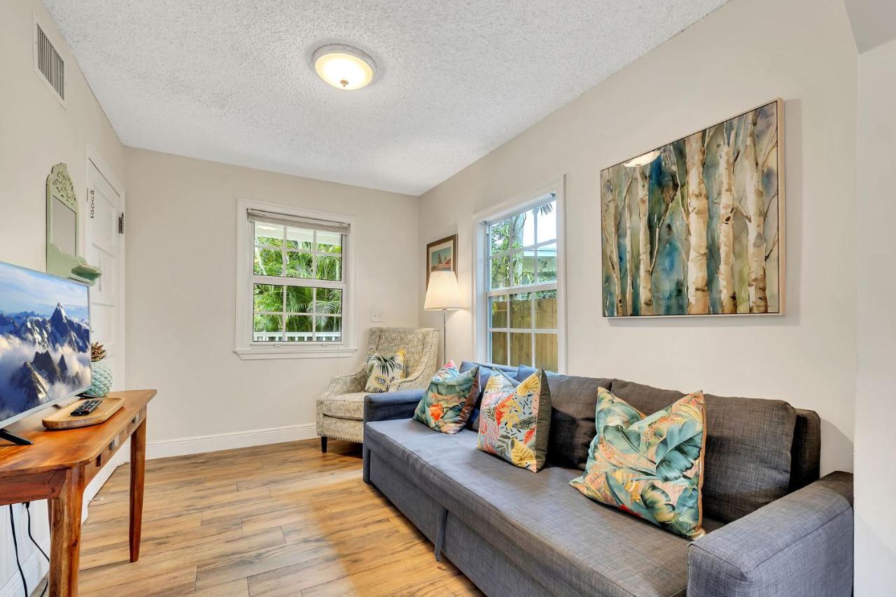 Casa Del Rio 4 Bed 2 Bath Next to River 1826 - 3