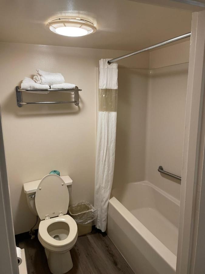 Express Inn — photo 18