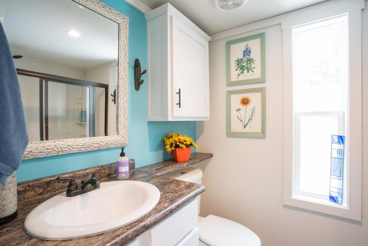 Simply Southern Tiny House Retreat - 3