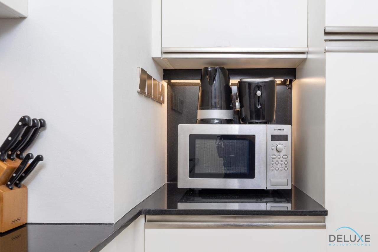 Urban Studio at The Address Residences Dubai Marina by Deluxe Holiday Homes - 5