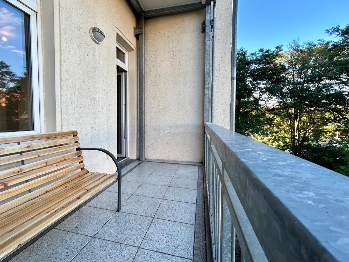 Geräumige Wohnung I 6 Betten I Balkon & Stellplatz