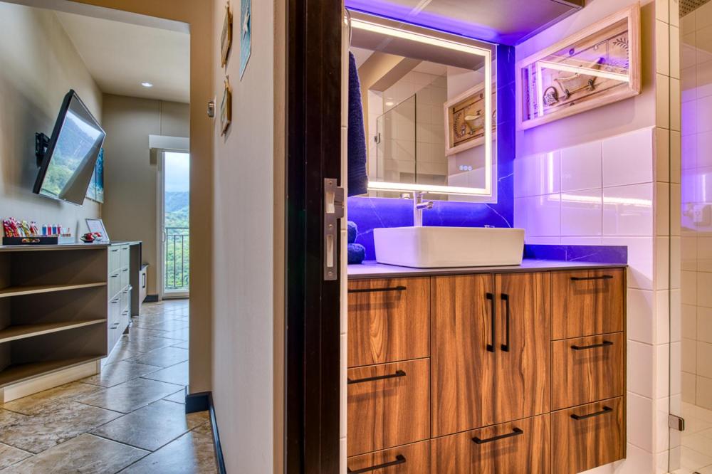 SecretJaco - Luxury Beach Front Penthouse with Pool & Jacuzzi photo