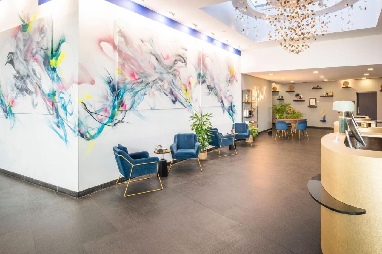 Renaissance Paris Arc de Triomphe Hotel - 4