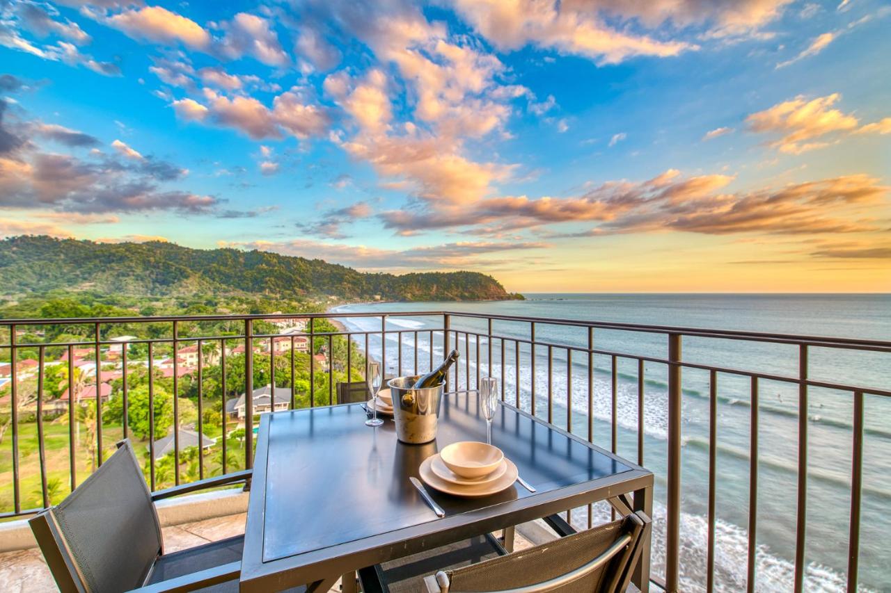 SecretJaco - Luxury Beach Front Penthouse with Pool & Jacuzzi photo
