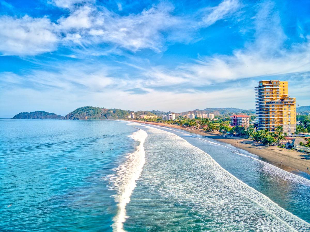 SecretJaco - Luxury Beach Front Penthouse with Pool & Jacuzzi photo