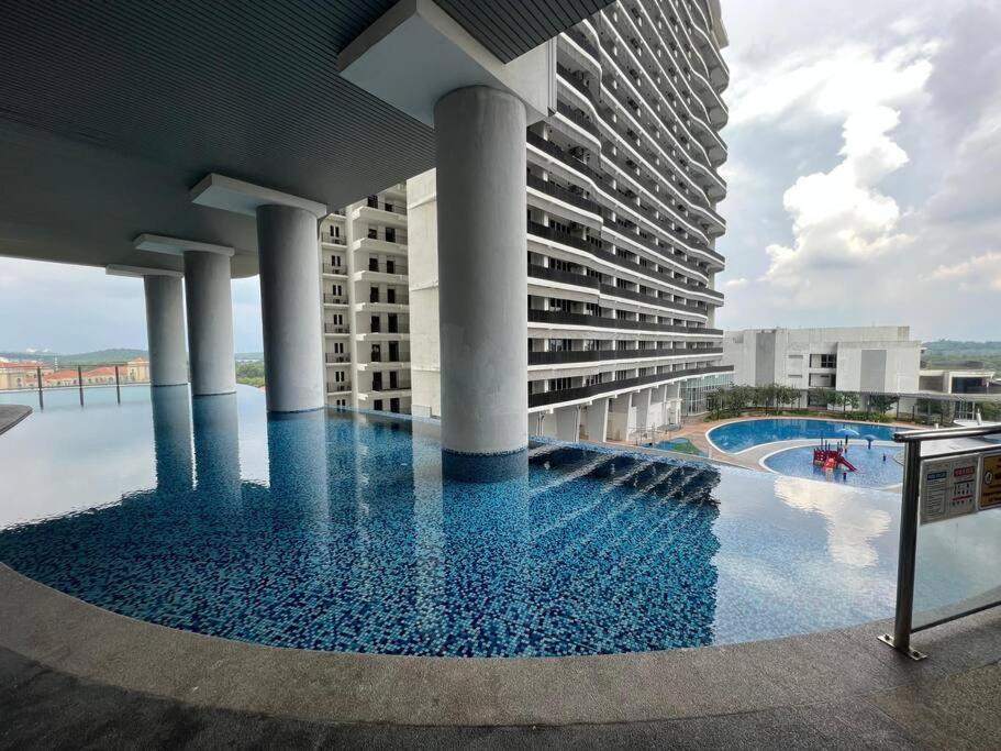 Encorp Marina, 2 Bedroom, 6pax, Same Floor with Indoor Infinity Pool - 4