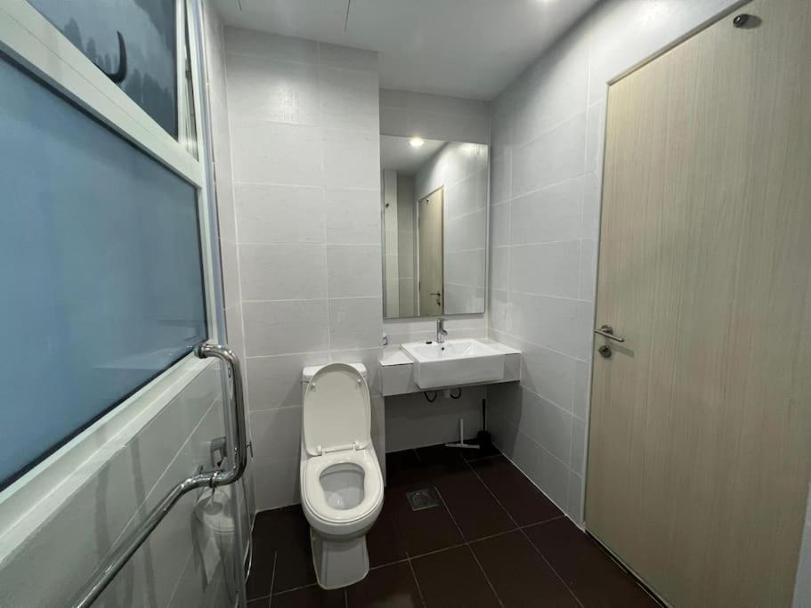 Encorp Marina, 2 Bedroom, 6pax, Same Floor with Indoor Infinity Pool - 3