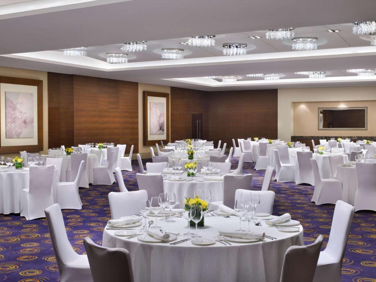 Mövenpick Hotel Jumeirah Beach photo