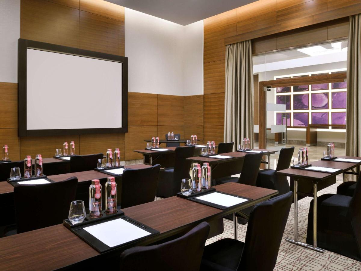 Mövenpick Hotel Jumeirah Beach photo