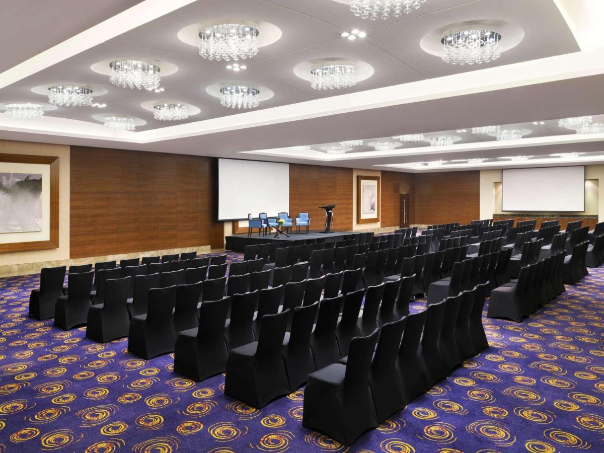 Mövenpick Hotel Jumeirah Beach photo
