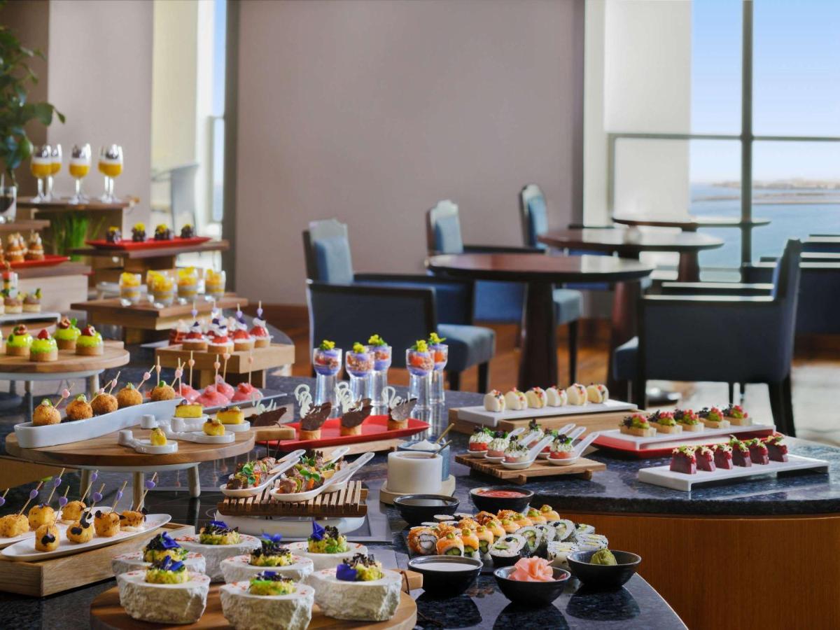 Mövenpick Hotel Jumeirah Beach photo