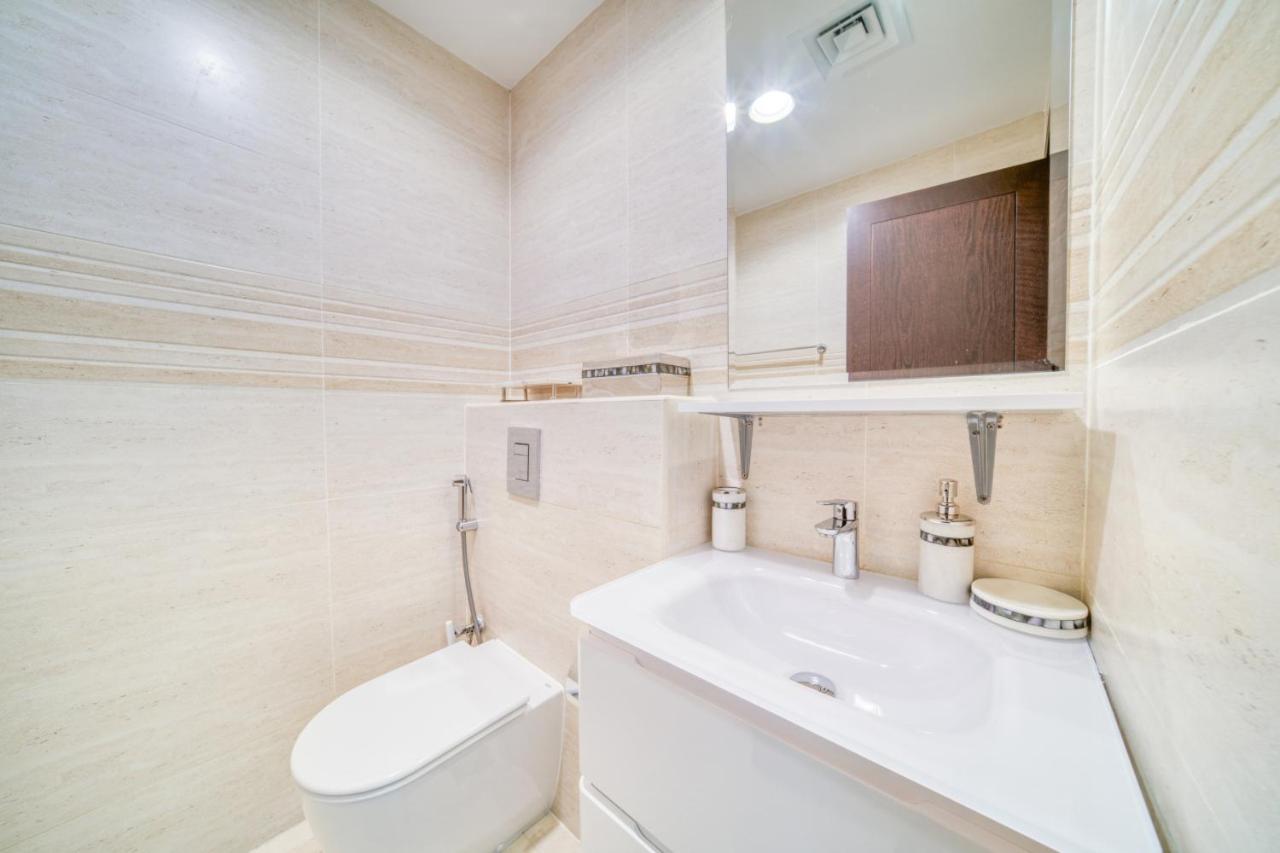 Burj Residence 1, Downtown Dubai - Mint Stay - 3