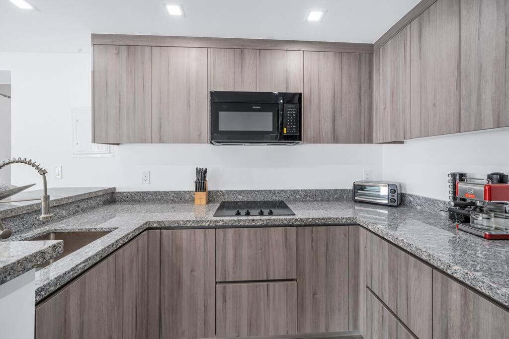 Homey Studio near the Airport and Water Park - 3