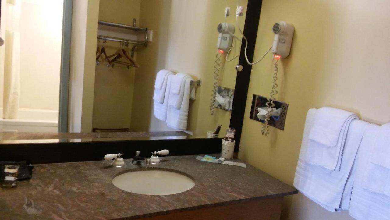 Budget Inn — photo 11