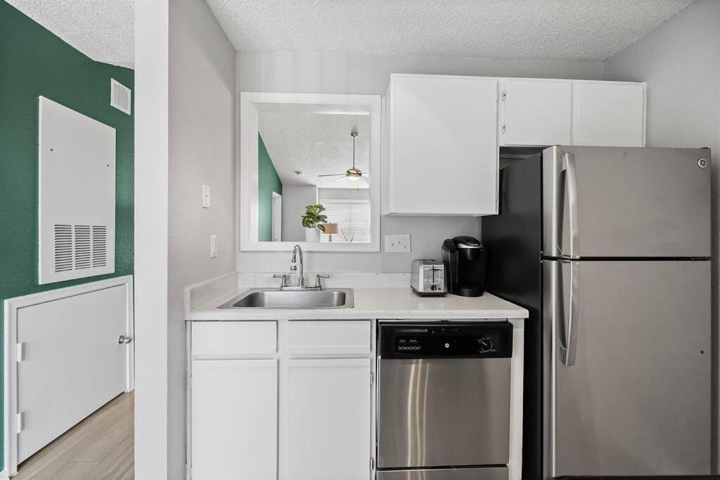 Comfy 2BD Apt + King Bed - Cedar Park/North Austin - 3