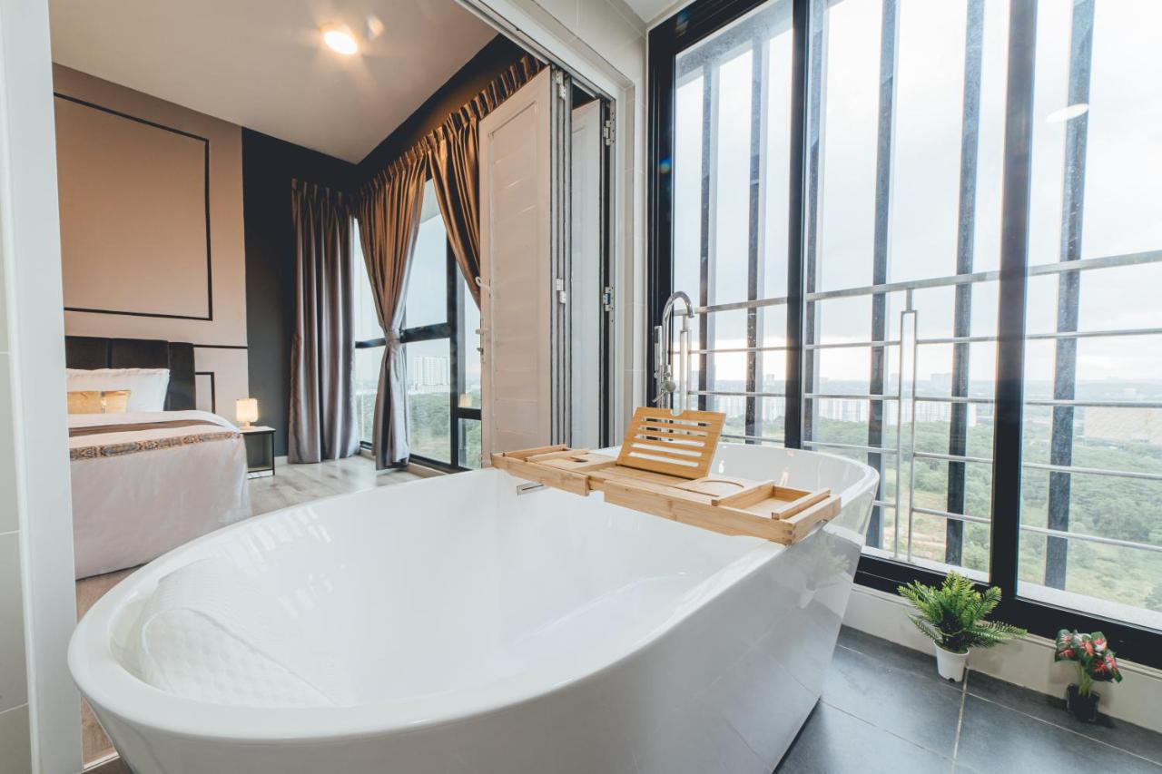 Mosaic Grand Luxury 3BR w bathtub near Midvalley by Our Stay - 3