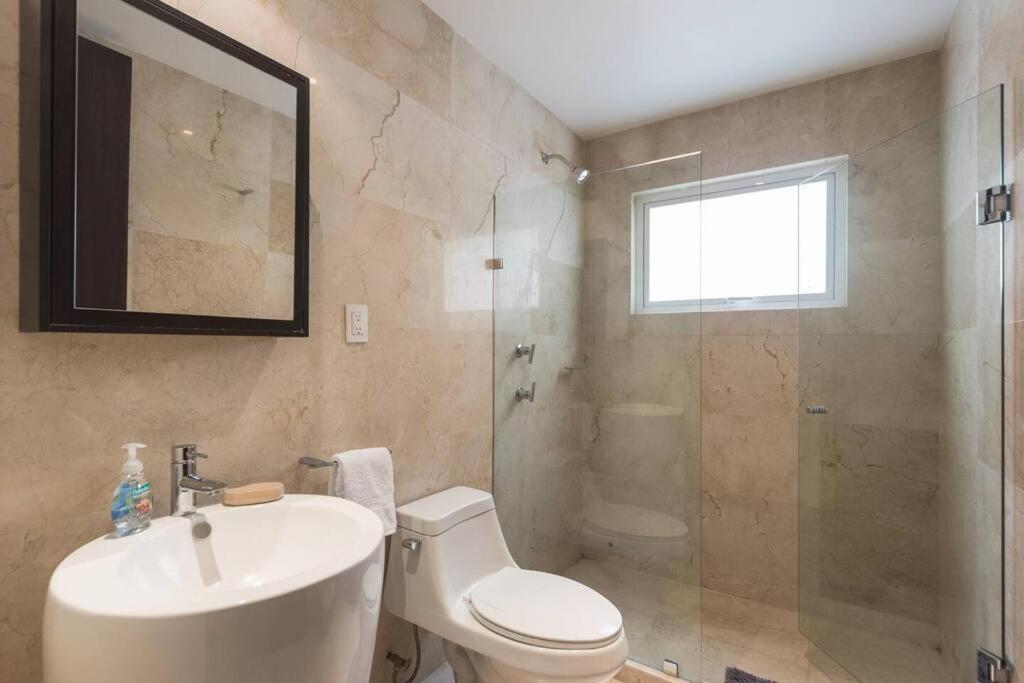 Condesa Residence Campeche 3 Charm 2BR 1BA Apartment with Expansive Living Space - 3