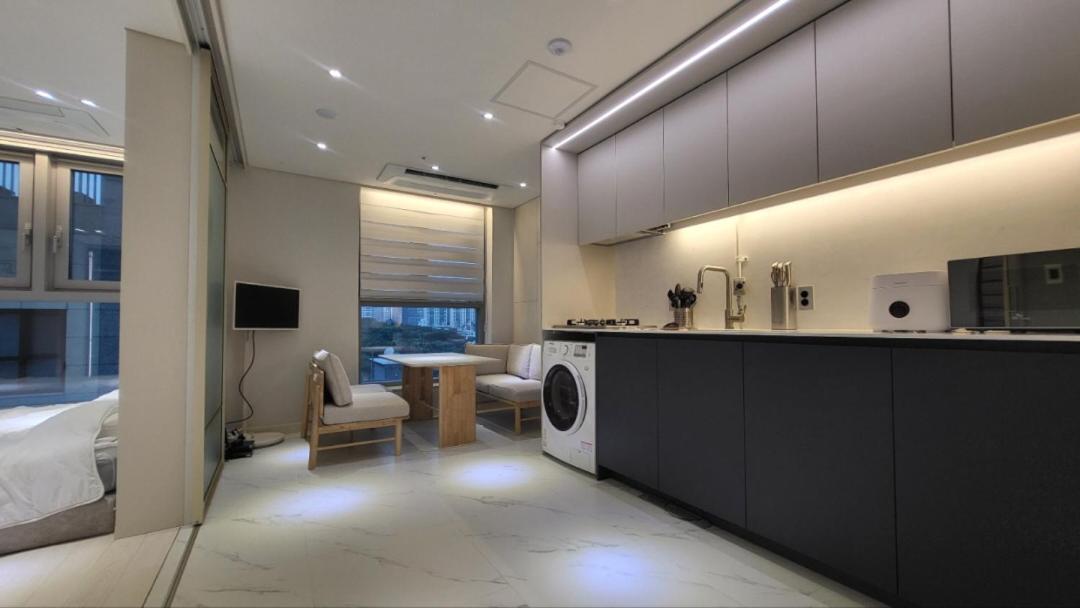 2023 New build, Super neat Full Option - 4