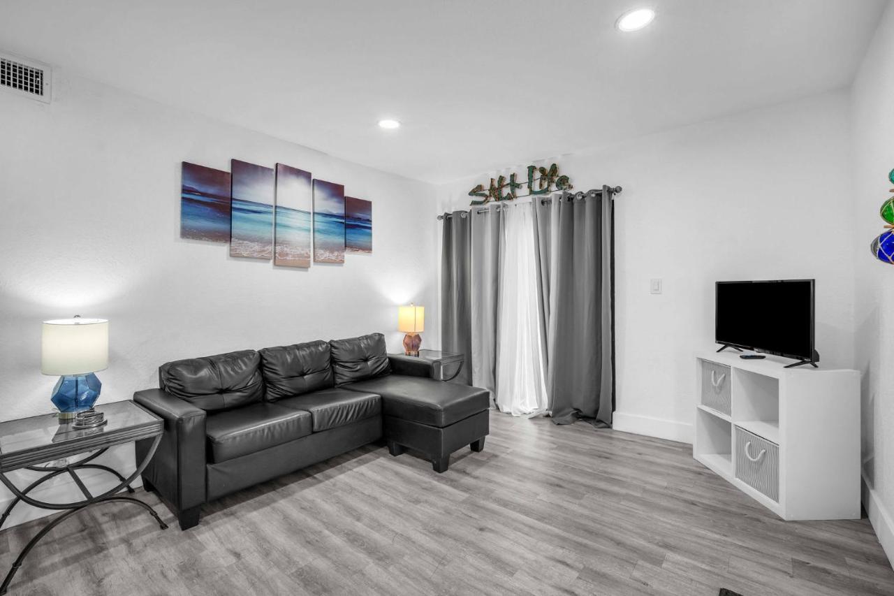 West Brickell APT #1 Free Parking-Family Friendly - 3