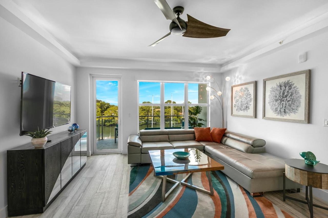 Dolphins Vacation Rental — photo 13
