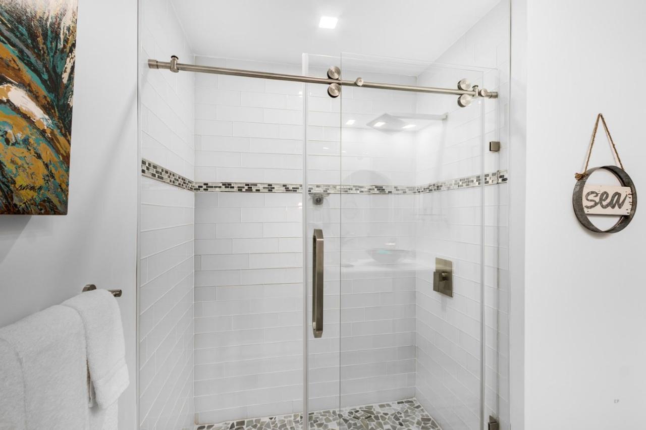 Dolphins Vacation Rental — photo 15