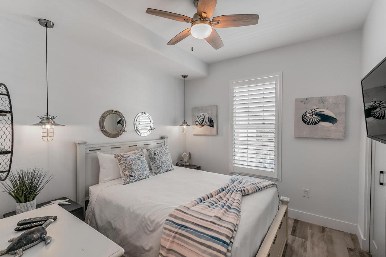 Dolphins Vacation Rental — photo 11