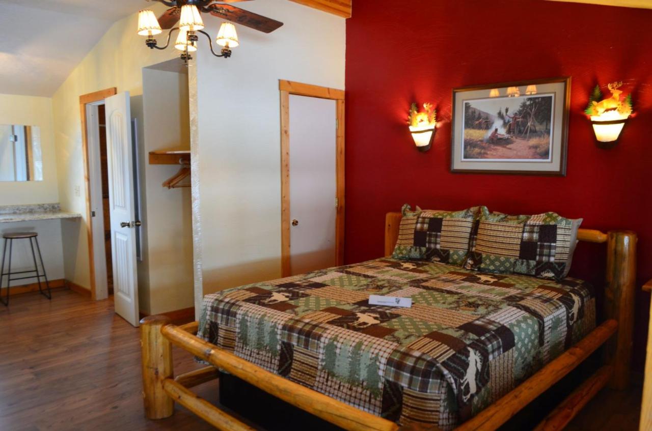 Nine Pines Motel — photo 24