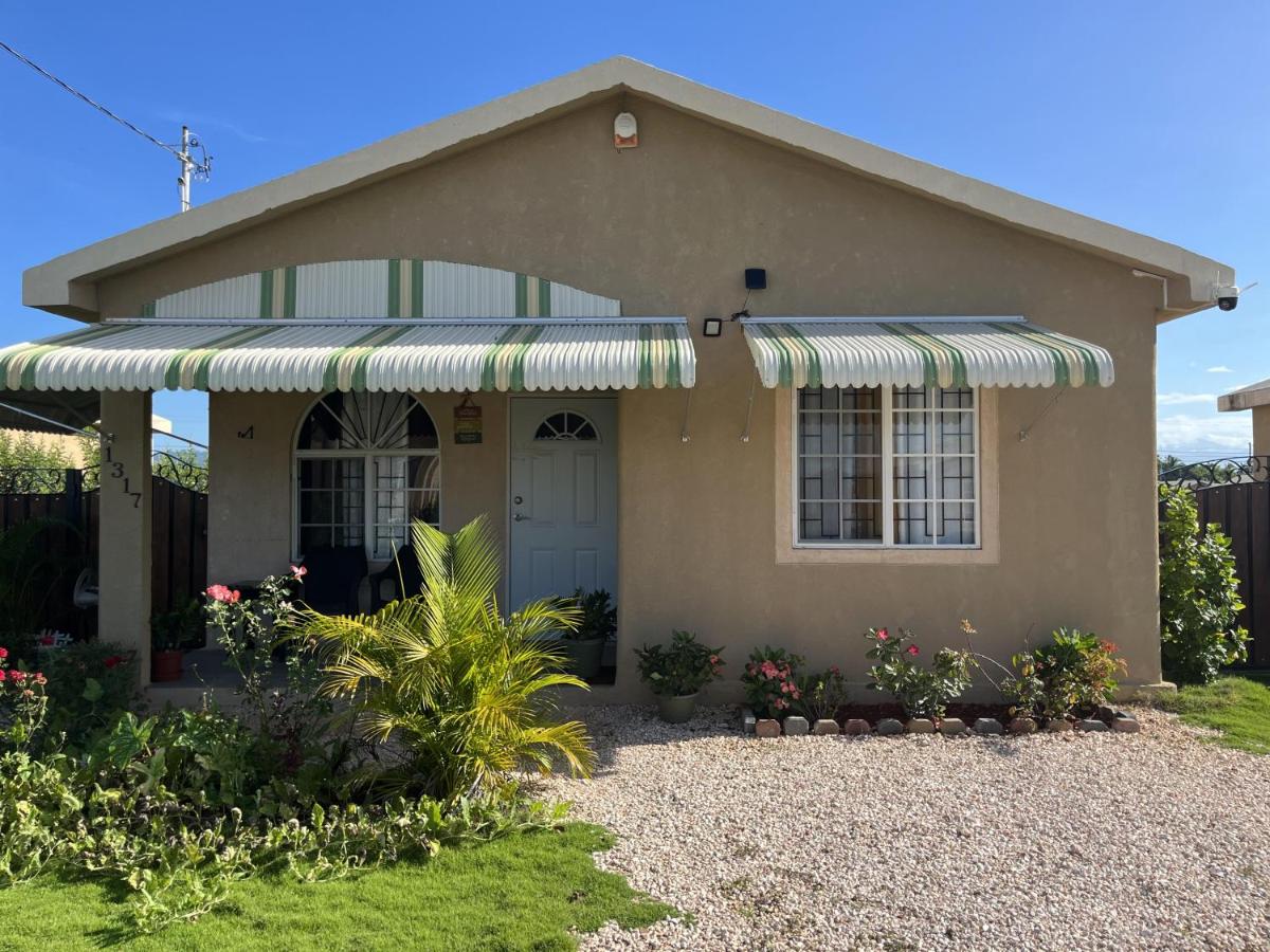 Finest Accommodation Phoenix Park Lot 1317 Phase 4 Portmore St Catherine