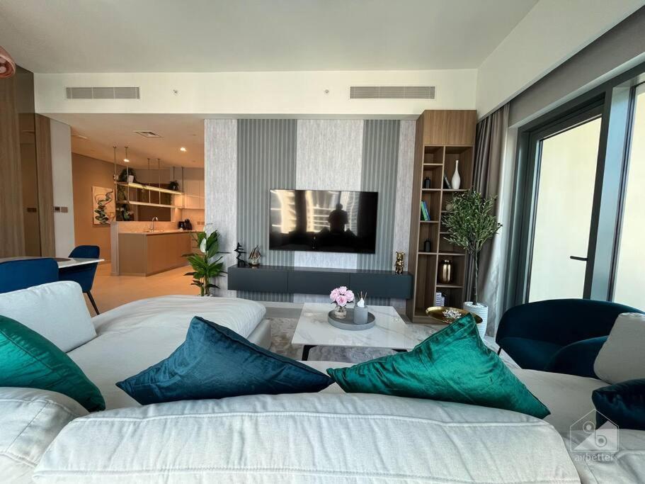 Dreamy Getaway 4B in Burj Royale Downtown - 4
