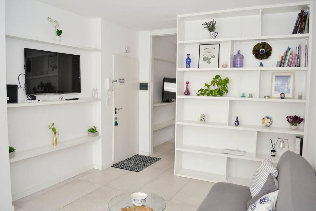 Pacheco de Melo 2936 by depptö