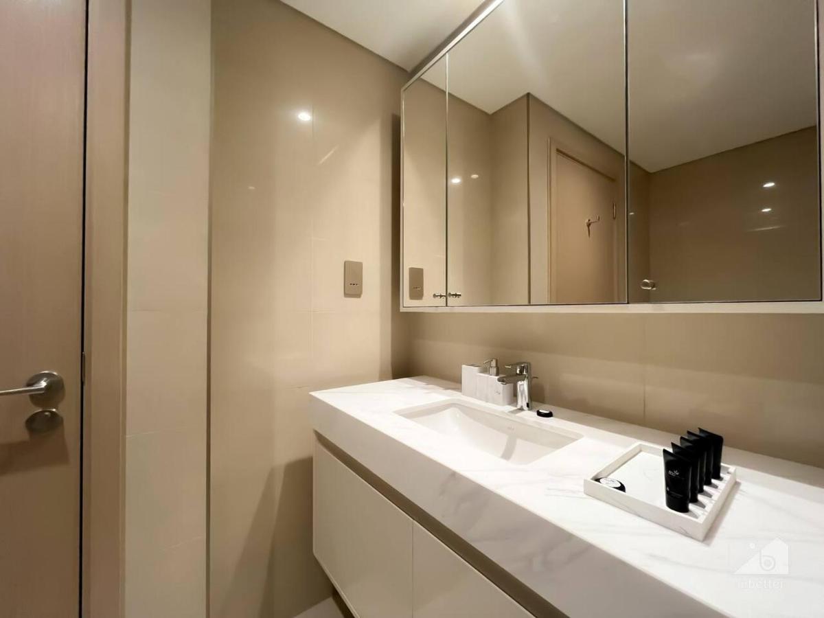 NEW! Modern Elegance 2B in Burj Royale Downtown - 3